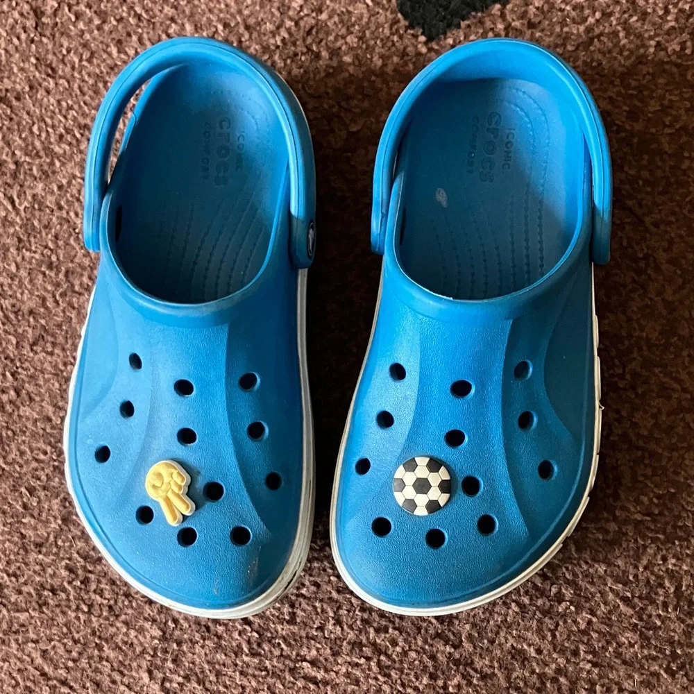 CROCS Kids Blue shoes size 4 - Picture 1 of 4